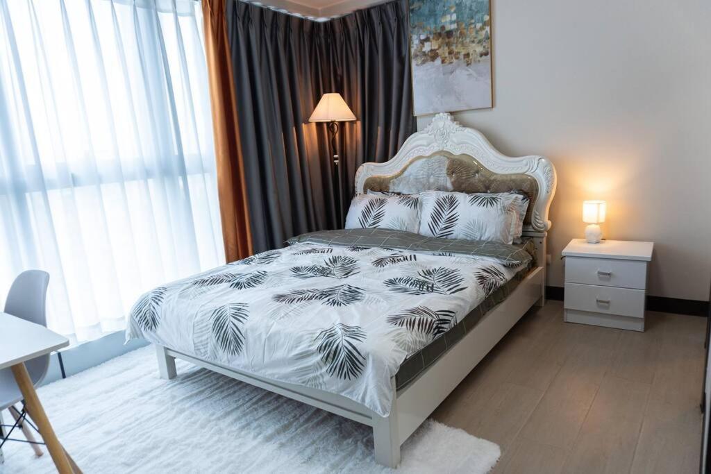 A2J Luxury 2Br Bgc Uptown Suite Near Uptown Mall Manila Luaran gambar