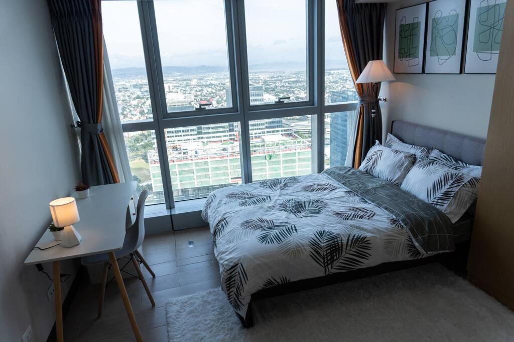 A2J Luxury 2Br Bgc Uptown Suite Near Uptown Mall Manila Luaran gambar