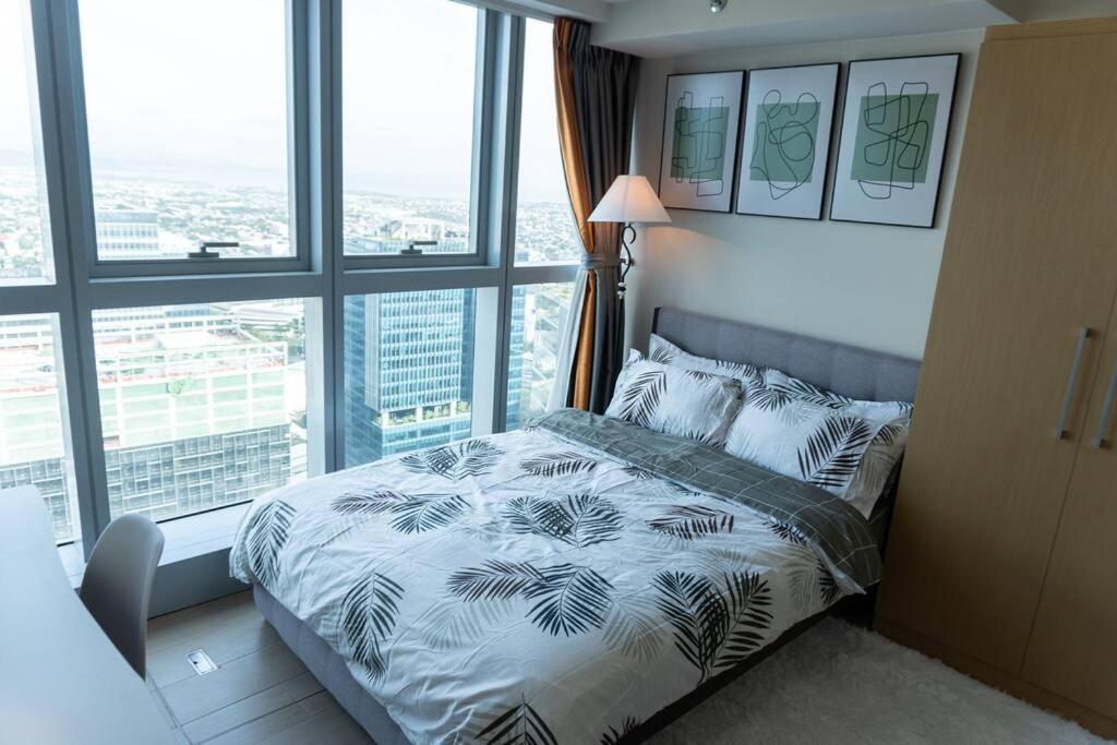 A2J Luxury 2Br Bgc Uptown Suite Near Uptown Mall Manila Luaran gambar