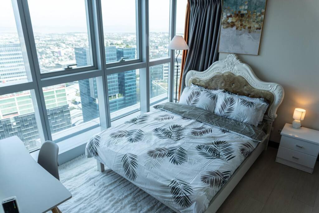 A2J Luxury 2Br Bgc Uptown Suite Near Uptown Mall Manila Luaran gambar