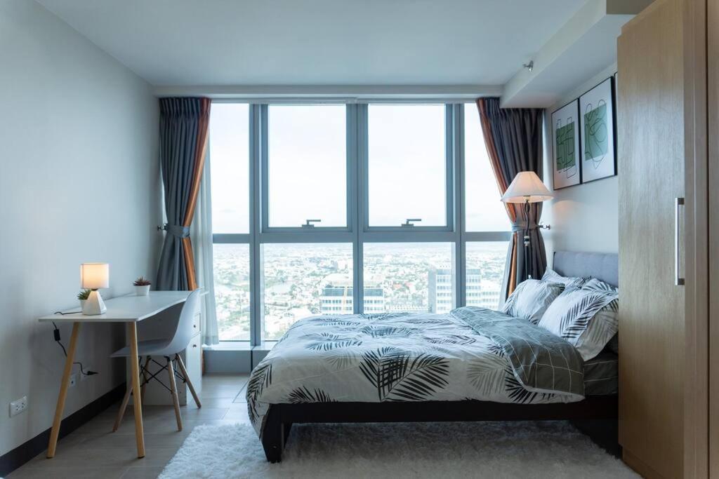 A2J Luxury 2Br Bgc Uptown Suite Near Uptown Mall Manila Luaran gambar