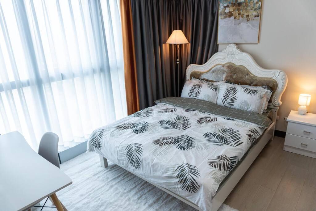 A2J Luxury 2Br Bgc Uptown Suite Near Uptown Mall Manila Luaran gambar