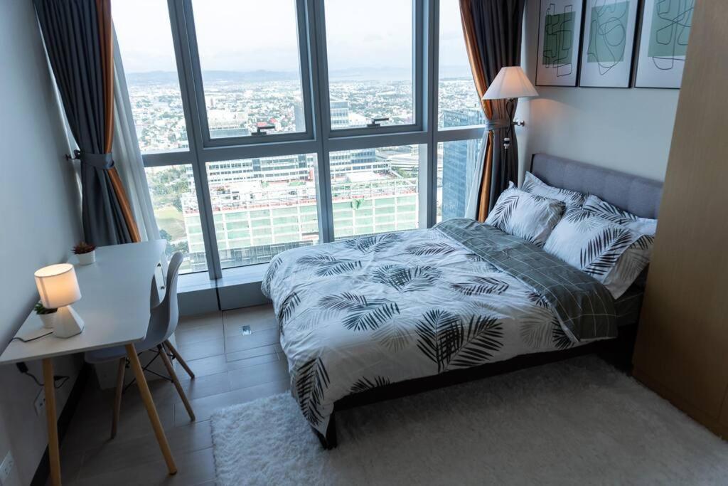 A2J Luxury 2Br Bgc Uptown Suite Near Uptown Mall Manila Luaran gambar