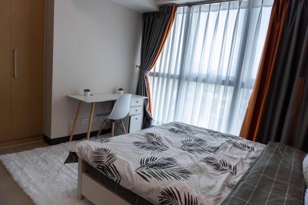 A2J Luxury 2Br Bgc Uptown Suite Near Uptown Mall Manila Luaran gambar