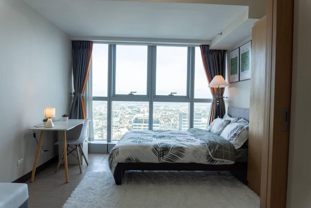 A2J Luxury 2Br Bgc Uptown Suite Near Uptown Mall Manila Luaran gambar