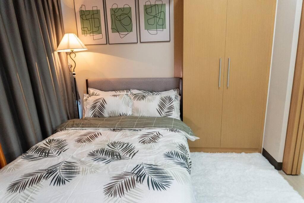 A2J Luxury 2Br Bgc Uptown Suite Near Uptown Mall Manila Luaran gambar