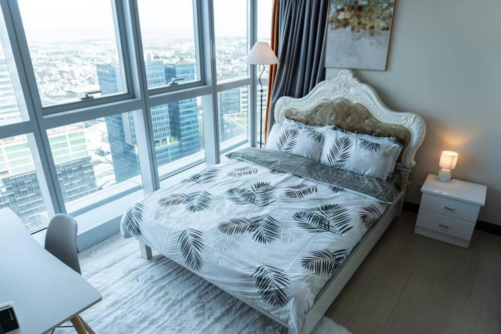 A2J Luxury 2Br Bgc Uptown Suite Near Uptown Mall Manila Luaran gambar