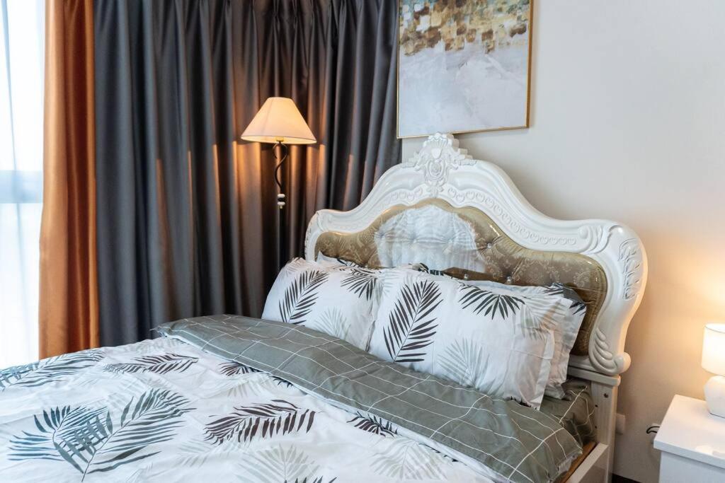 A2J Luxury 2Br Bgc Uptown Suite Near Uptown Mall Manila Luaran gambar