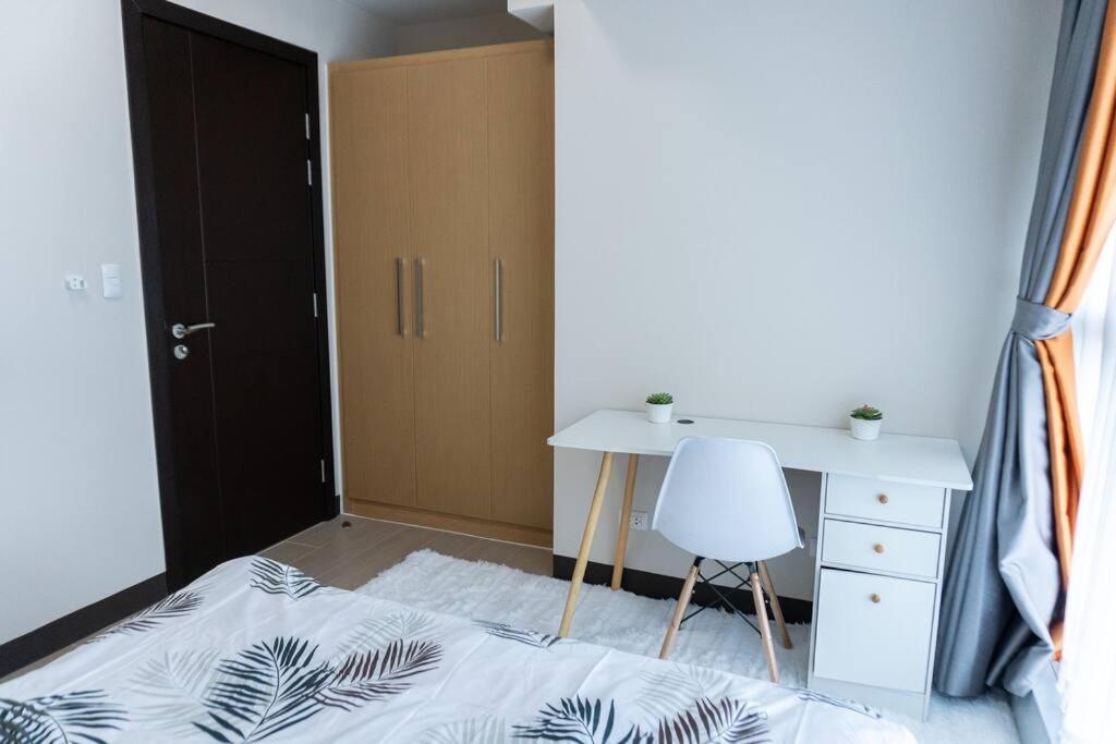 A2J Luxury 2Br Bgc Uptown Suite Near Uptown Mall Manila Luaran gambar