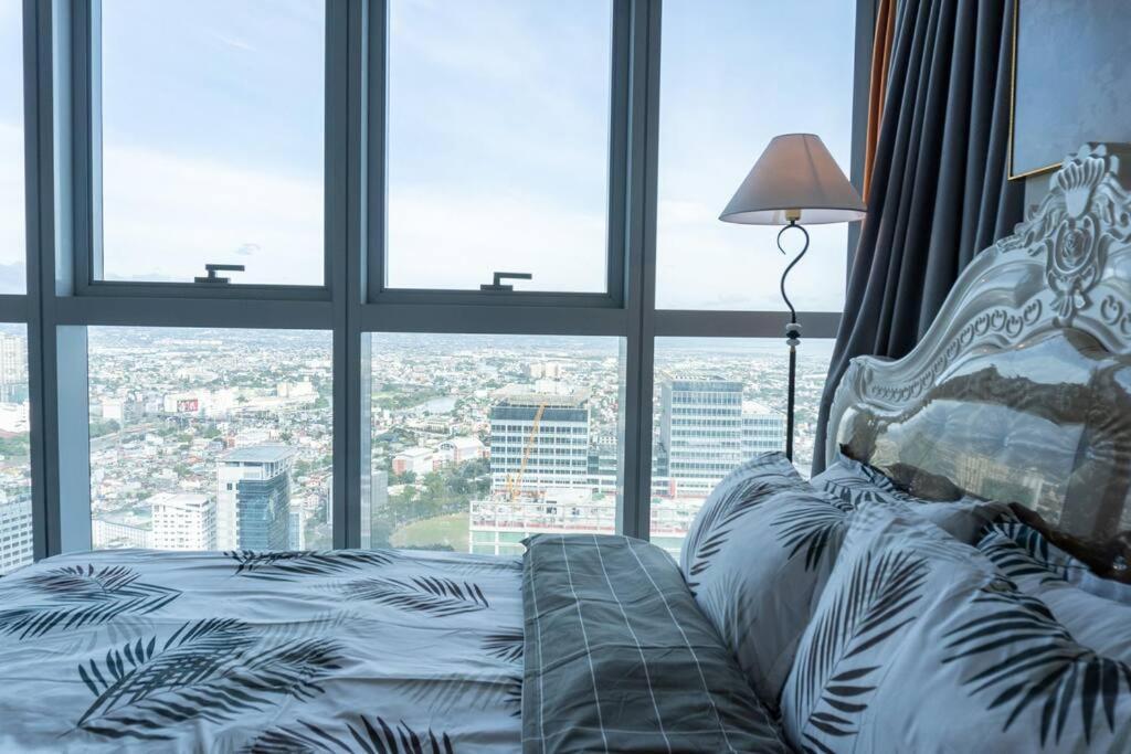 A2J Luxury 2Br Bgc Uptown Suite Near Uptown Mall Manila Luaran gambar