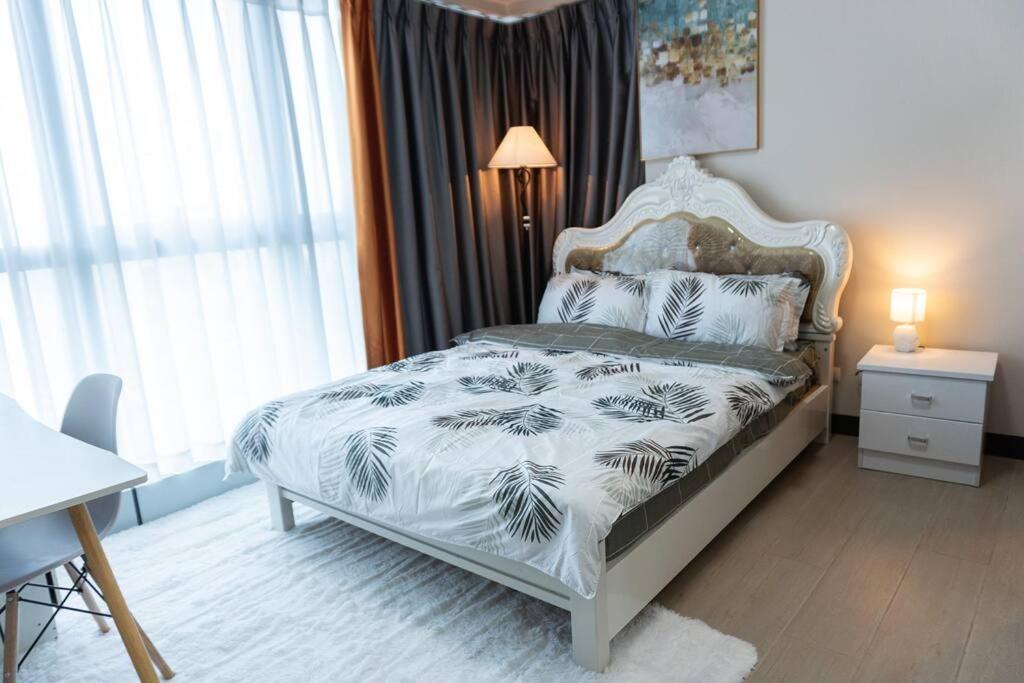 A2J Luxury 2Br Bgc Uptown Suite Near Uptown Mall Manila Luaran gambar