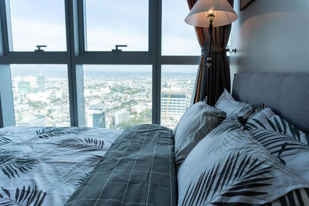 A2J Luxury 2Br Bgc Uptown Suite Near Uptown Mall Manila Luaran gambar